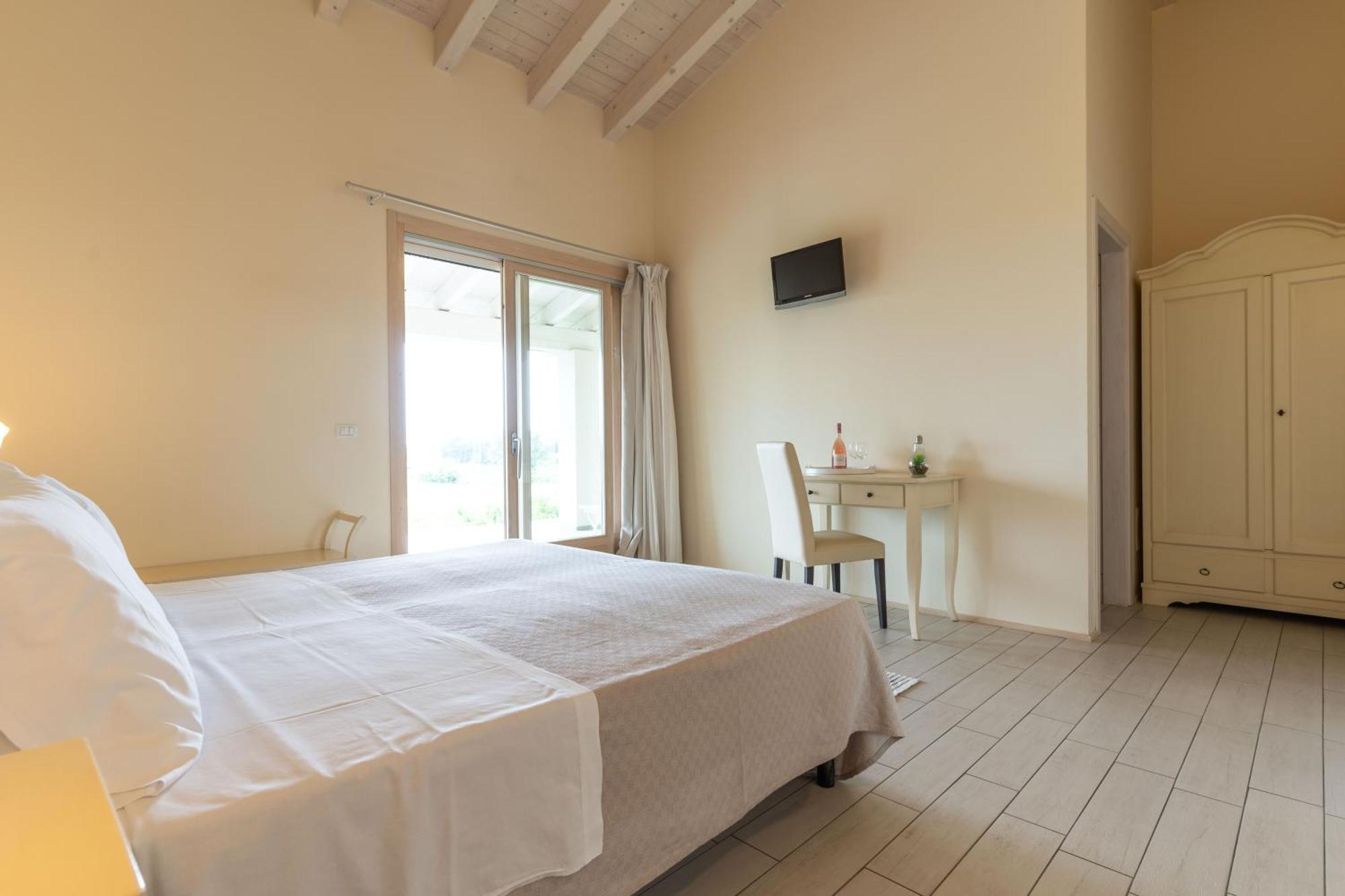Agriturismo Colle Dei Pivi Понти Сул Минчо Екстериор снимка