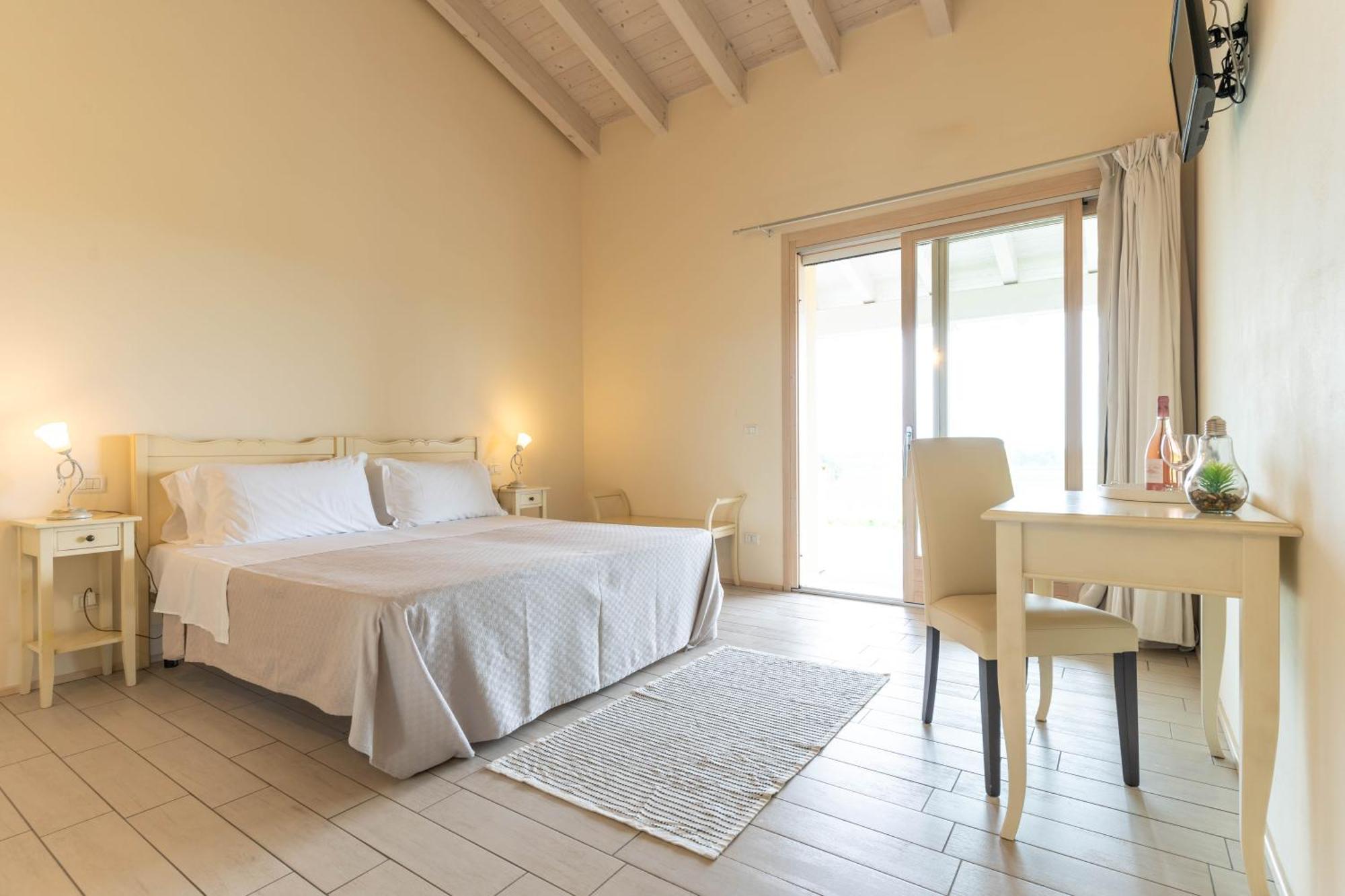 Agriturismo Colle Dei Pivi Понти Сул Минчо Екстериор снимка