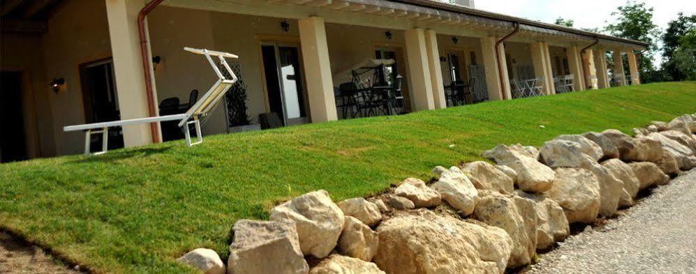 Agriturismo Colle Dei Pivi Понти Сул Минчо Екстериор снимка