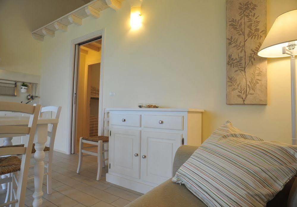 Agriturismo Colle Dei Pivi Понти Сул Минчо Екстериор снимка